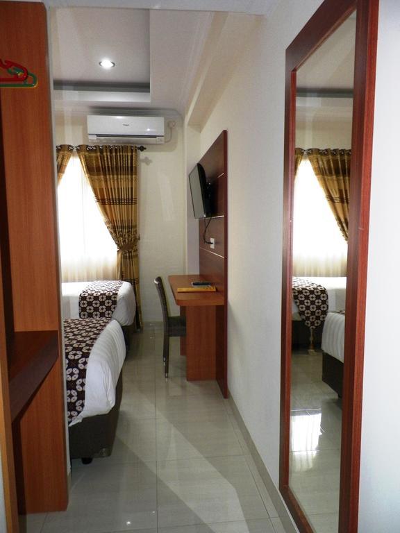 Maranatha Grand Hotel Yogyakarta Room photo