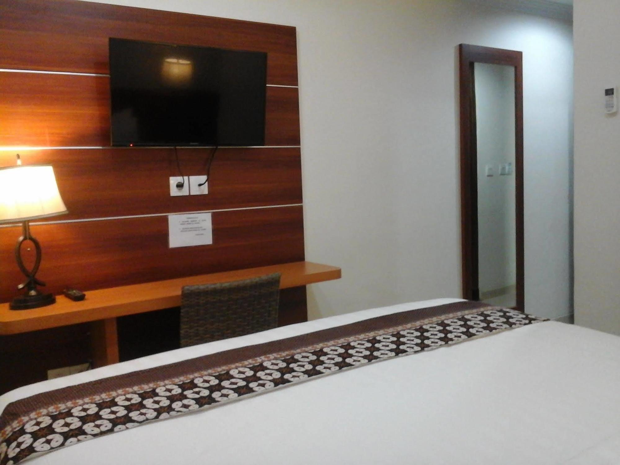 Maranatha Grand Hotel Yogyakarta Exterior photo